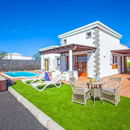 Playa Blanca Sleeps 4 Pool Air Con Wifi Villa *